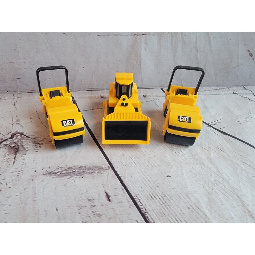 3 Piece Set Of Plastic Cat Construction Trucks Roller cake toppers